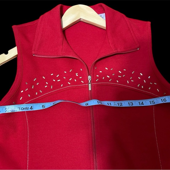 Drapes & Damons Womens Red Vest with gold Studs Size P S - Picture 3 of 11